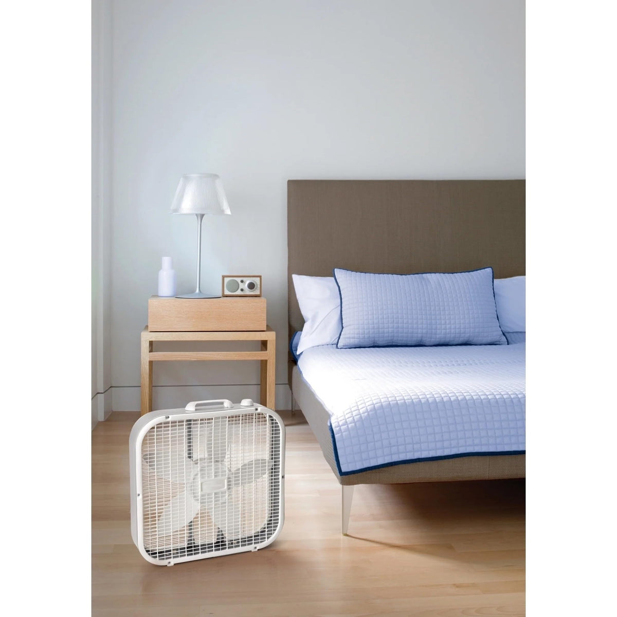 20" 3-Speed White Box Fan Y84574